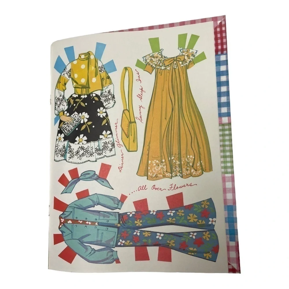 NWT Vintage 1973 Mattel Barbie’s Boutique Paper Doll Book